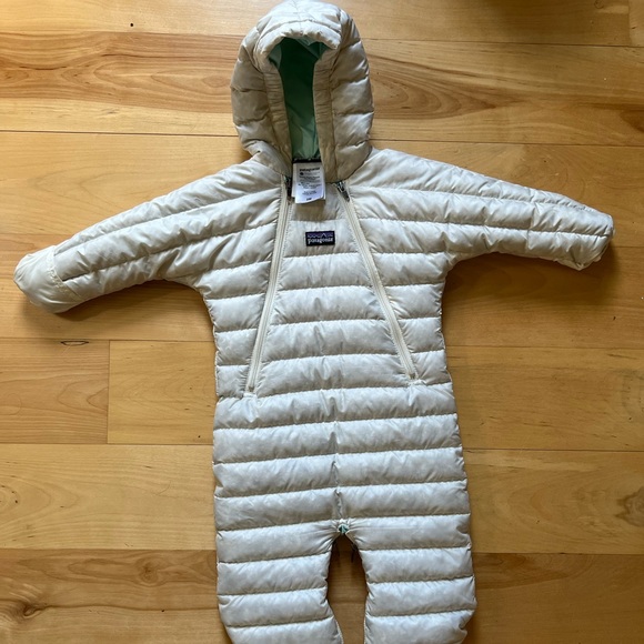 Patagonia Other - Patagonia infant down sweater bunting 3M